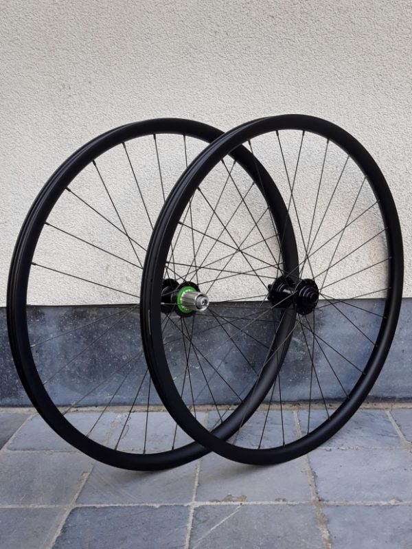 Carbon mtb wheelset profile